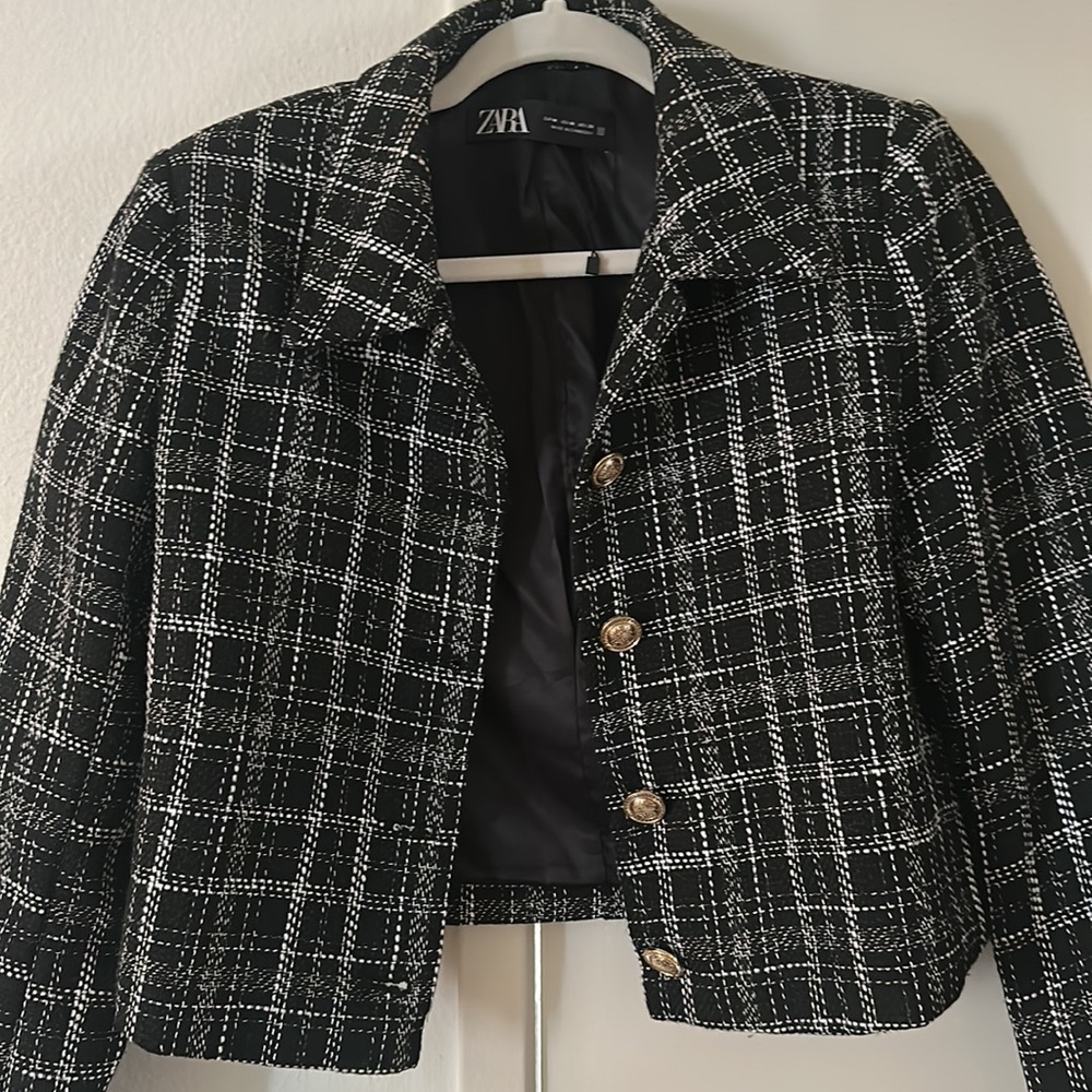 Blazer - Picture 3 of 3